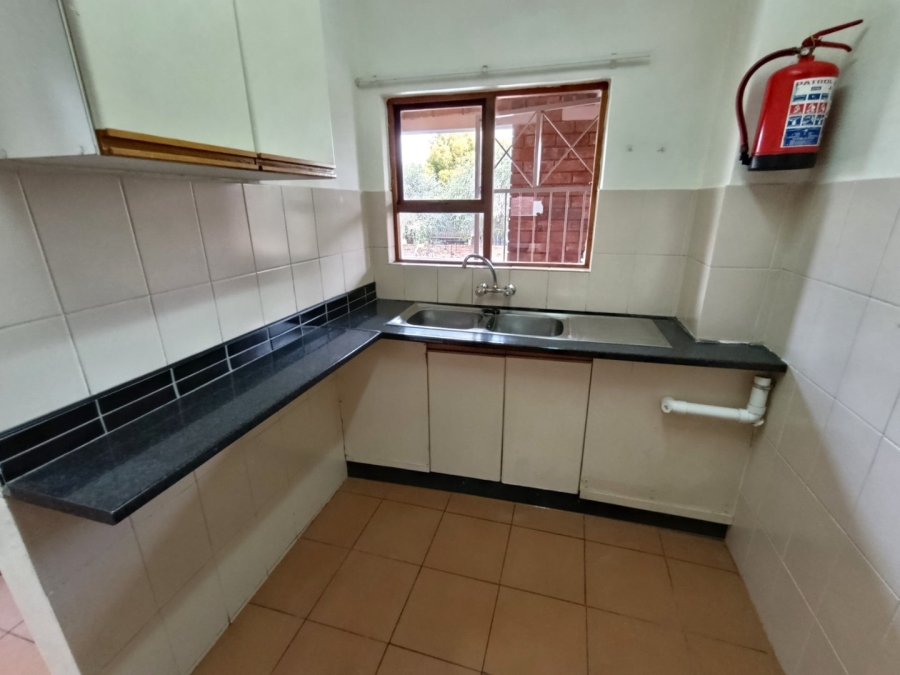 2 Bedroom Property for Sale in Langenhovenpark Free State